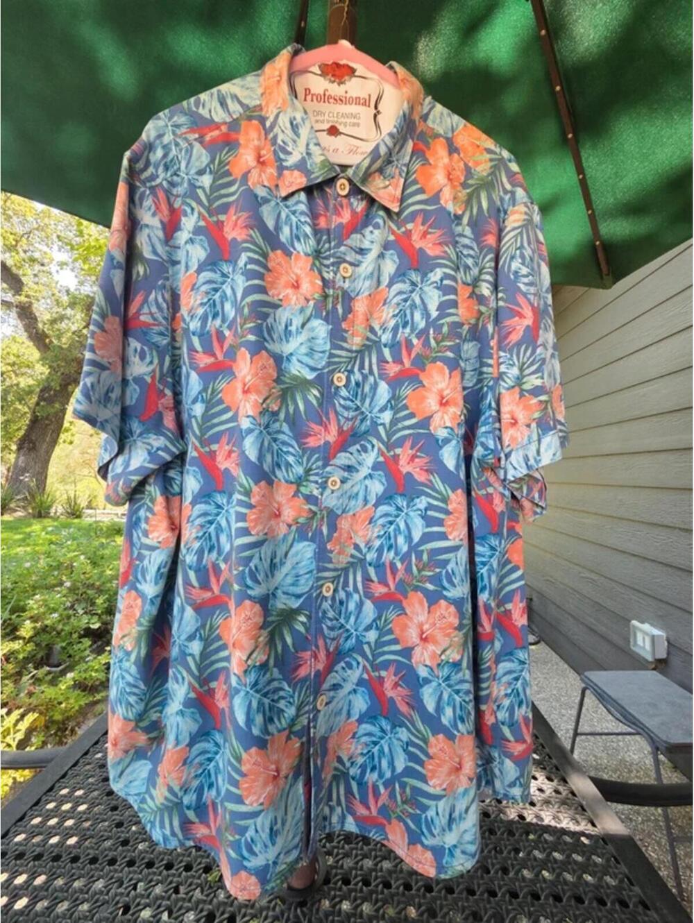 100% Silk Tommy Bahama Mens XL Hawaiian Shirt